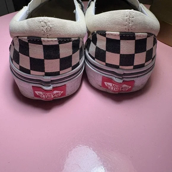 Vans women’s 8.5  Checkered Slip-On Shoes - Black and White - Picture 2 of 7